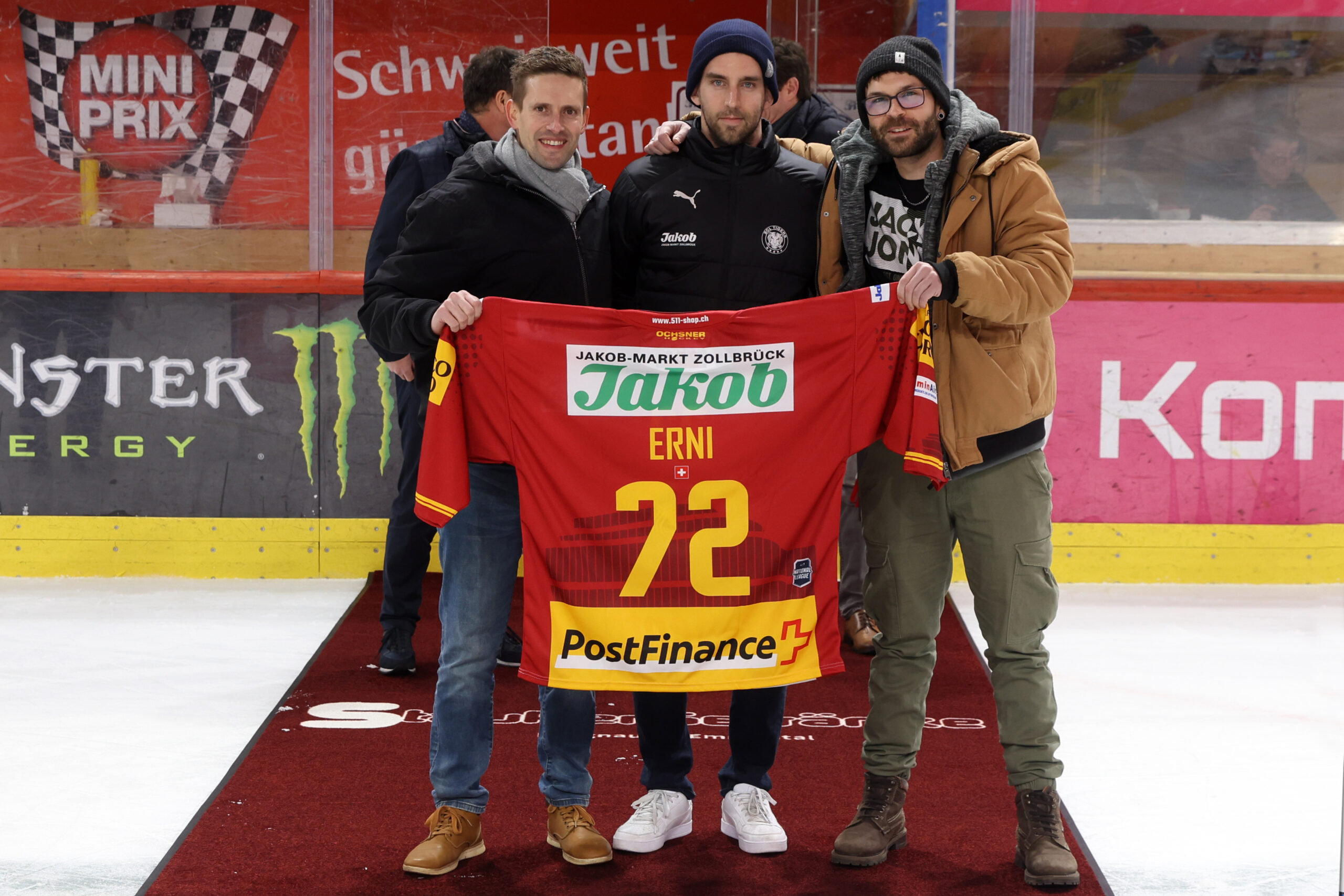 Trikotübergabe 24-01-19